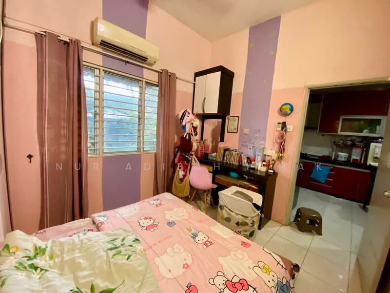 Renovated & extended terrace Taman Raja Tun Uda untuk Untuk Dijual - RM 390,000, Feb 2026 - Bedroom - PropertyGuru.com.my