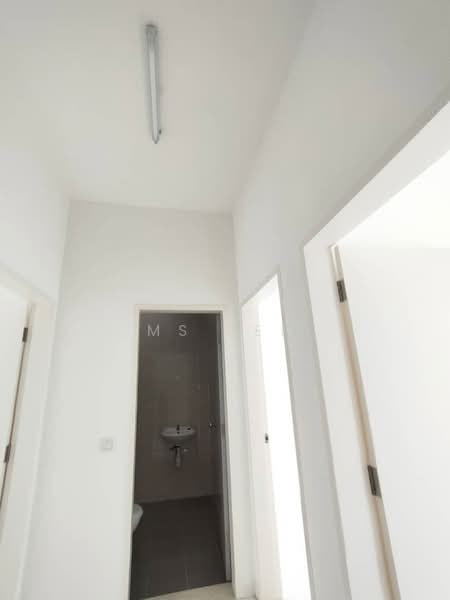 2-storey Terraced House for Sale in Bandar Puncak Alam (Puncak Alam) - Ms Teh - Corridor - PropertyGuru.com.my