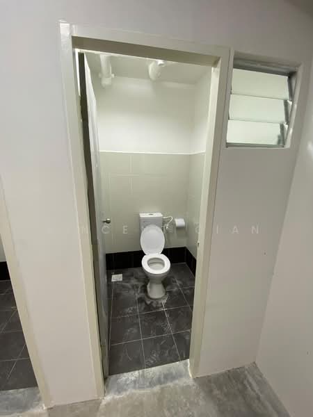 Apartment for Rent at Pangsapuri Flora Indah - Vincent Gian - Bathroom - PropertyGuru.com.my