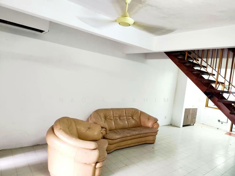 2-storey Terraced House for Sale in Taman Sri Gombak (Gombak) - Nadia Rahim - Living Room - PropertyGuru.com.my