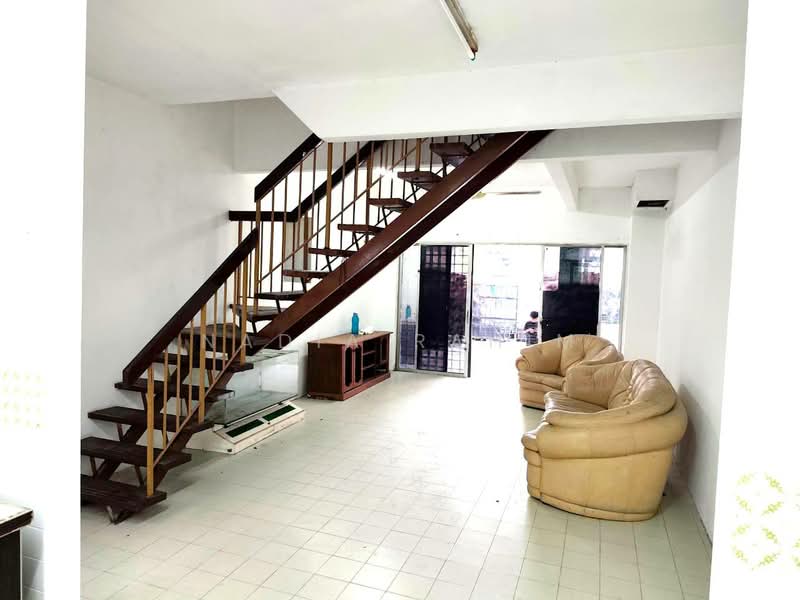 2-storey Terraced House for Sale in Taman Sri Gombak (Gombak) - Nadia Rahim - Living Room - PropertyGuru.com.my