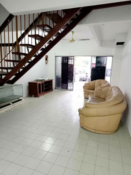 2-storey Terraced House for Sale in Taman Sri Gombak (Gombak) - Nadia Rahim - Living Room - PropertyGuru.com.my
