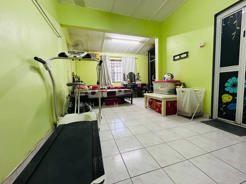 2-storey Terraced House for Sale in Batu Caves (Selangor) - Zehan Zaki - Bedroom - PropertyGuru.com.my