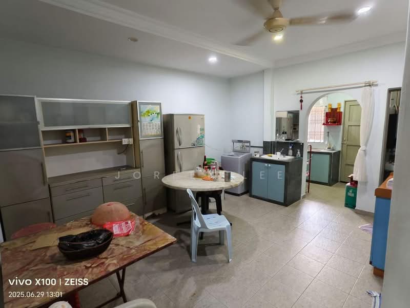 Pekan Nanas Renovated Single Storey Terrace House 1540 Sqft for SALE untuk Untuk Dijual - RM 500,000, Mac 2026 - Kitchen - PropertyGuru.com.my