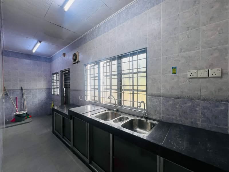 2-storey Terraced House for Sale in Taman Gadong Perdana (Melaka City) - CHIN FN - Kitchen - PropertyGuru.com.my