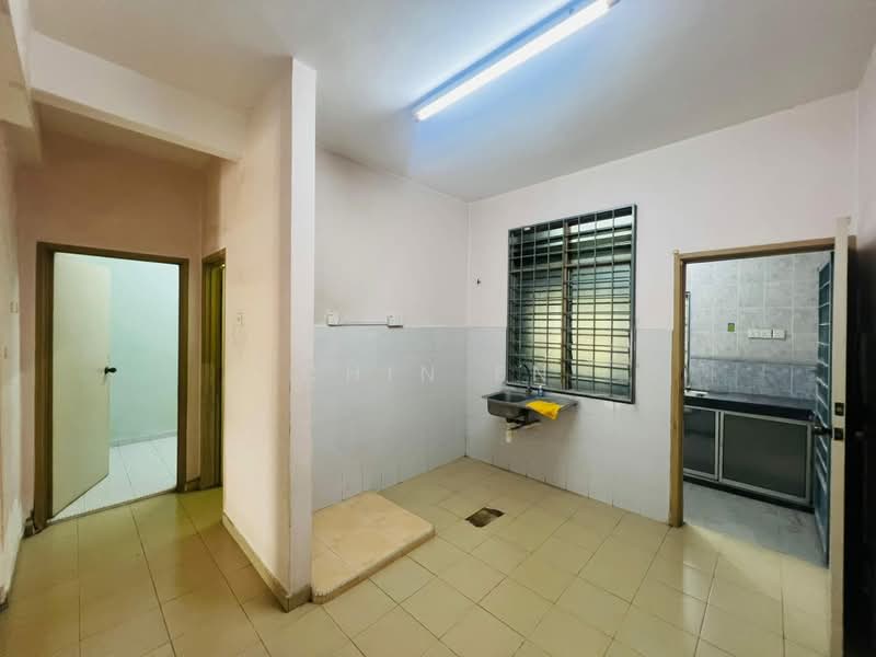 2-storey Terraced House for Sale in Taman Gadong Perdana (Melaka City) - CHIN FN - Kitchen - PropertyGuru.com.my