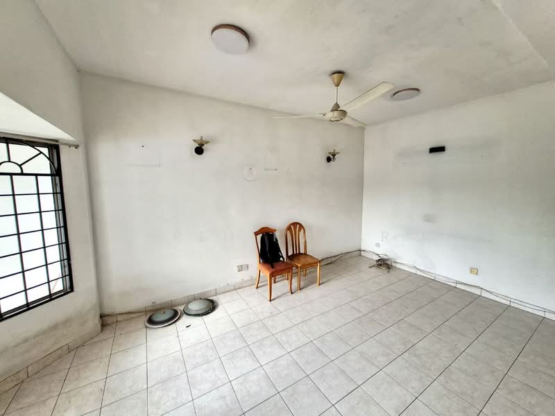 2-storey Terraced House for Sale in Usj 13 (Subang Jaya) - Prem Kumar - Living Room - PropertyGuru.com.my