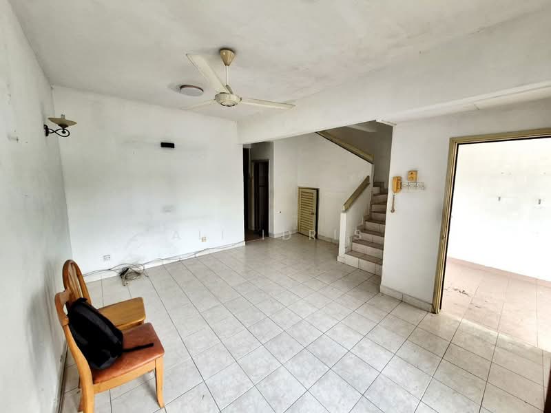 2-storey Terraced House for Sale in Subang Jaya (Selangor) - Ali Idris - Living Room - PropertyGuru.com.my