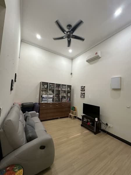 2-storey Terraced House for Sale in Shah Alam (Selangor) - Jess Tee - Living Room - PropertyGuru.com.my