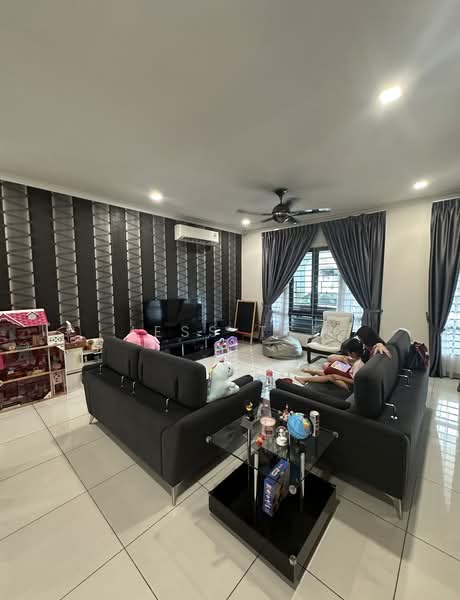 2-storey Terraced House for Sale in Shah Alam (Selangor) - Jess Tee - Living Room - PropertyGuru.com.my
