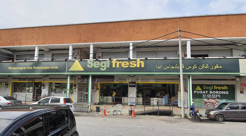 3-storey Terraced House for Sale in Batang Kali (Selangor) - JJ Chew - Exterior - PropertyGuru.com.my