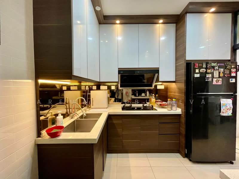 2-storey Terraced House for Sale in Puchong (Selangor) - Zarema Kulbuzheva - Kitchen - PropertyGuru.com.my