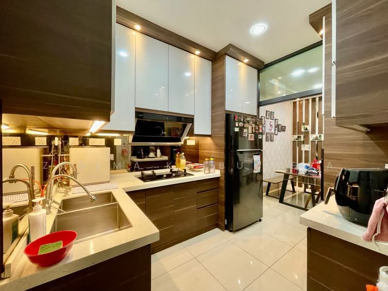 2-storey Terraced House for Sale in Puchong (Selangor) - Zarema Kulbuzheva - Kitchen - PropertyGuru.com.my