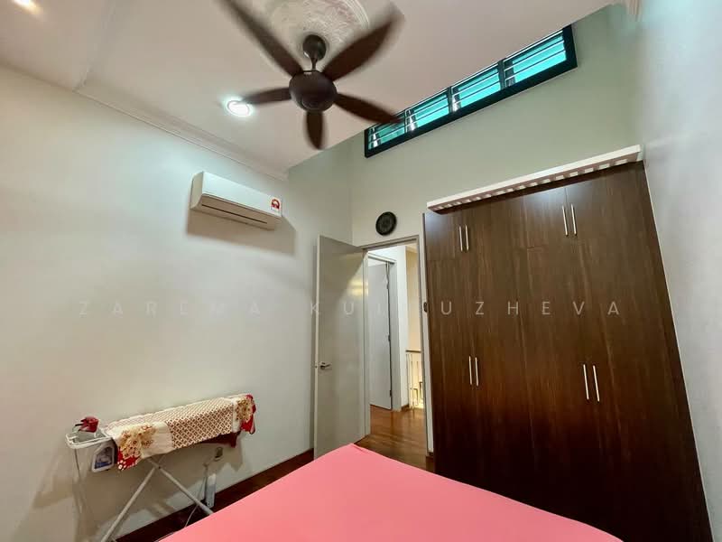 2-storey Terraced House for Sale in Puchong (Selangor) - Zarema Kulbuzheva - Bedroom - PropertyGuru.com.my