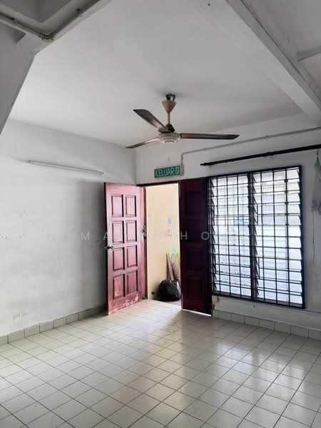 Taman perwira untuk Untuk Dijual - RM 400,000, Mac 2026 - Entrance - PropertyGuru.com.my