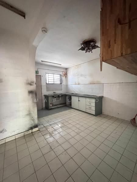 Taman perwira untuk Untuk Dijual - RM 400,000, Mac 2026 - Kitchen - PropertyGuru.com.my