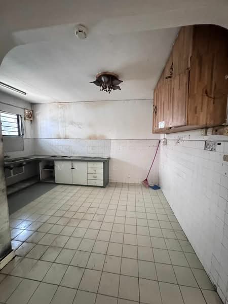 Taman perwira untuk Untuk Dijual - RM 400,000, Mac 2026 - Kitchen - PropertyGuru.com.my