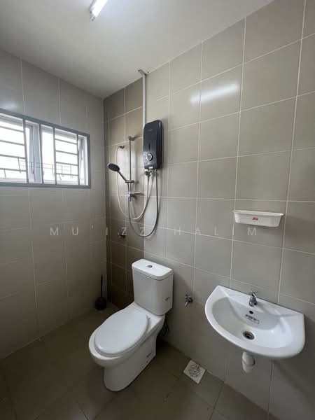 Townhouse for Rent in Bandar Saujana Putra (Tanjong Duabelas) - Mu'izz Halim - Bathroom - PropertyGuru.com.my