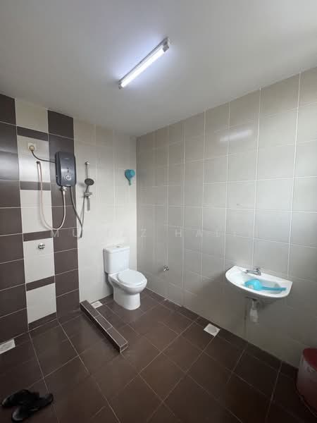Townhouse for Rent in Bandar Saujana Putra (Tanjong Duabelas) - Mu'izz Halim - Bathroom - PropertyGuru.com.my