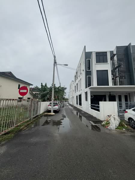 3-storey Terraced House for Sale in Taman Bangi Villa (Bangi) - Raymond Chong - Exterior - PropertyGuru.com.my