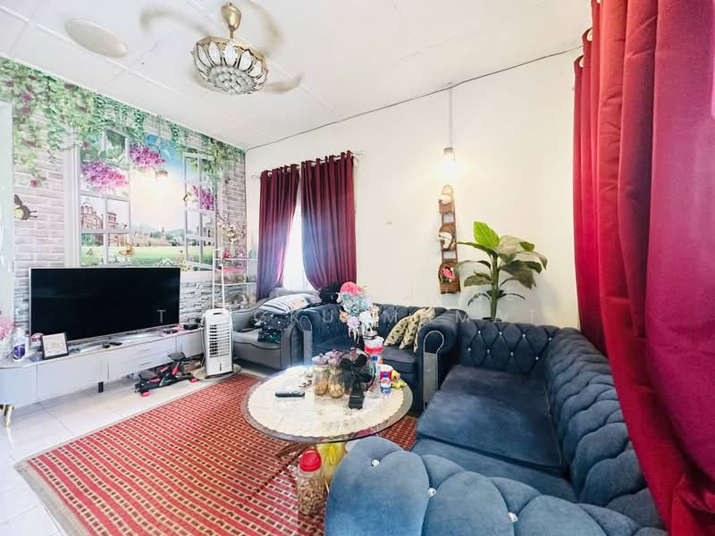 Semi-Detached House for Sale in Dengkil (Selangor) - Tengku June Tengku Mamat - Living Room - PropertyGuru.com.my