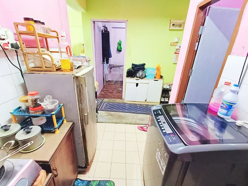 Flat for Sale at Angsana - Ahmad Syafiq - Kitchen - PropertyGuru.com.my