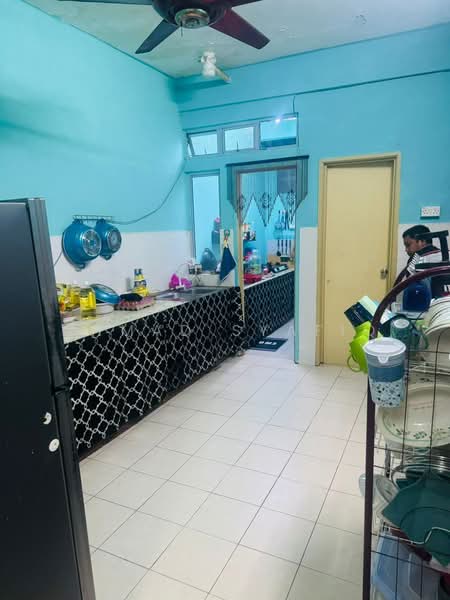 Townhouse for Sale in Bandar Tasik Puteri (Rawang) - Ahmad Syafiq - Kitchen - PropertyGuru.com.my
