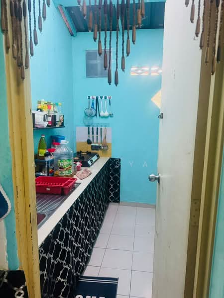 Townhouse for Sale in Bandar Tasik Puteri (Rawang) - Ahmad Syafiq - Kitchen - PropertyGuru.com.my