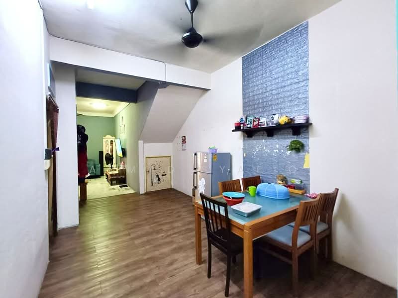 Townhouse for Sale in Bandar Tasik Puteri (Rawang) - Ahmad Syafiq - Dining Room - PropertyGuru.com.my