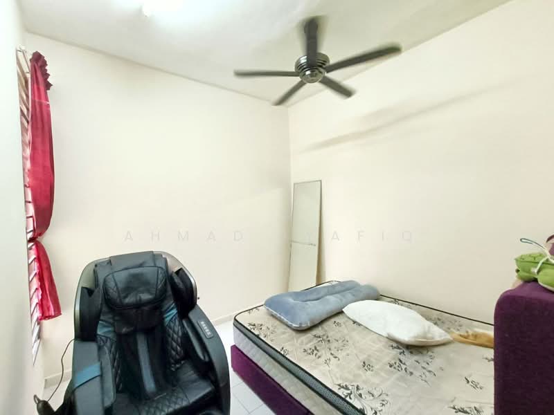 Townhouse for Sale in Bandar Tasik Puteri (Rawang) - Ahmad Syafiq - Bedroom - PropertyGuru.com.my