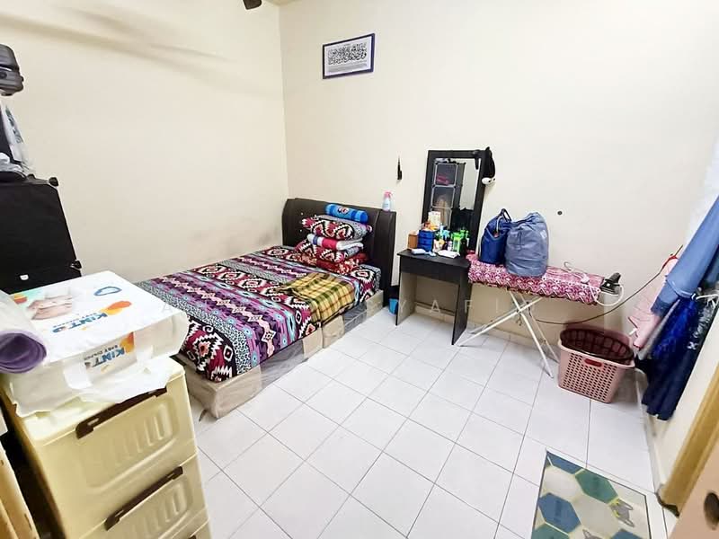 Townhouse for Sale in Bandar Tasik Puteri (Rawang) - Ahmad Syafiq - Bedroom - PropertyGuru.com.my