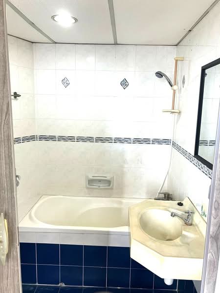 Condominium for Rent at Gold Coast Resort Condominium - CY Tan - Bathroom - PropertyGuru.com.my