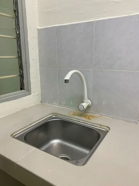 Flat for Rent at Damai Utama - Shaiful Rudy - Kitchen - PropertyGuru.com.my