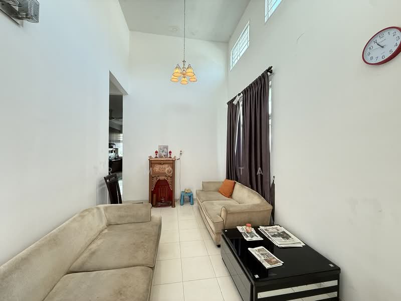 1-storey Terraced House for Sale in Taman Cheng Setia (Cheng) - Ramona Tan - Living Room - PropertyGuru.com.my