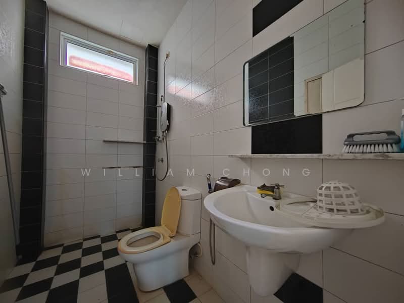 Bungalow for Sale in Bemban (Melaka) - William Chong - Bathroom - PropertyGuru.com.my