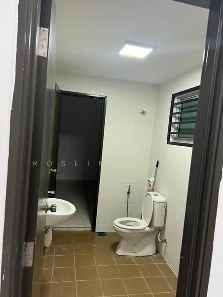 Semi-Detached House for Sale in Mantin (Negeri Sembilan) - Roslinda Lyn - Bathroom - PropertyGuru.com.my