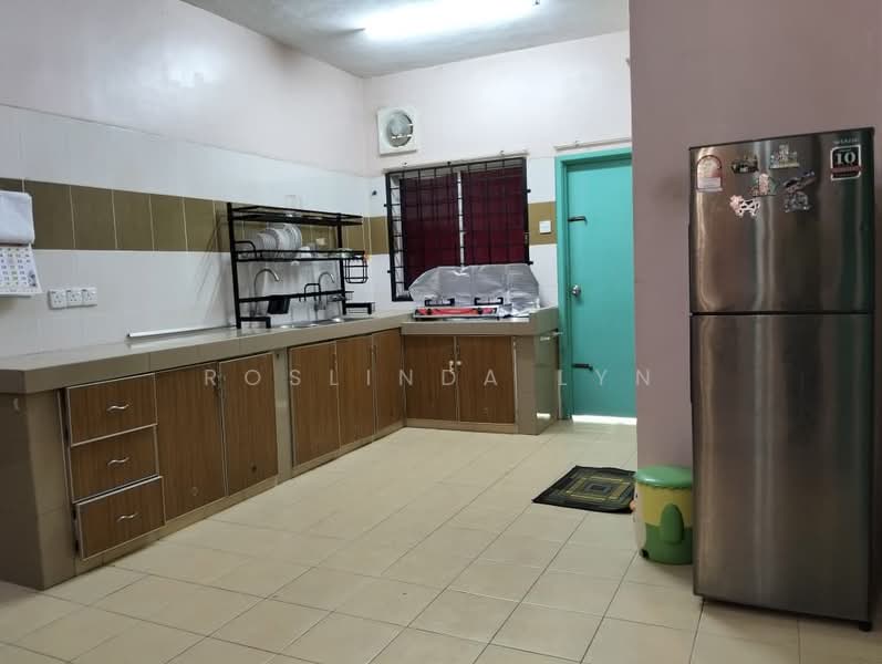 1-storey Terraced House for Sale in Port Dickson (Negeri Sembilan) - Roslinda Lyn - Kitchen - PropertyGuru.com.my
