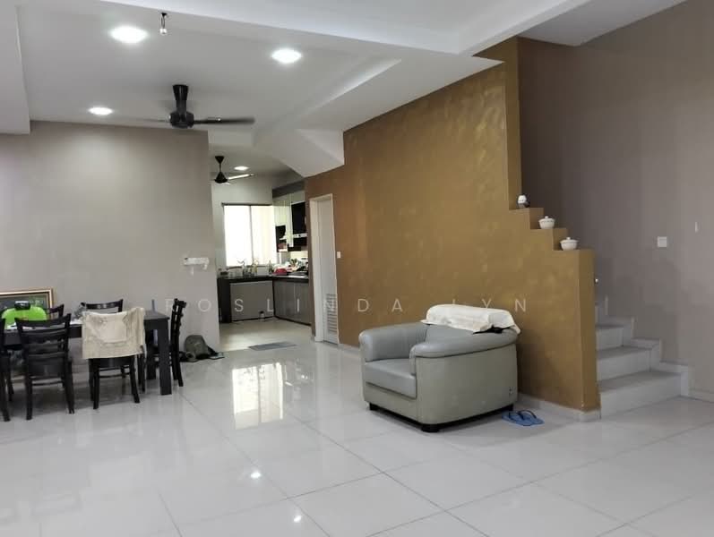 Taman Nusari Aman 2, Bandar Seri Sendayan untuk Untuk Dijual - RM 598,000, Feb 2026 - Living Room - PropertyGuru.com.my