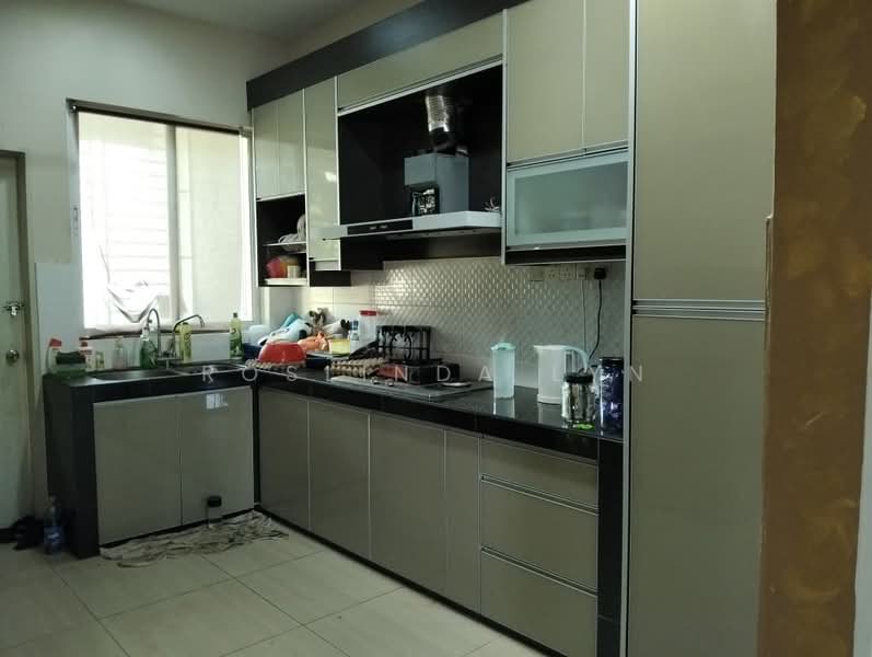 Taman Nusari Aman 2, Bandar Seri Sendayan untuk Untuk Dijual - RM 598,000, Feb 2026 - Kitchen - PropertyGuru.com.my