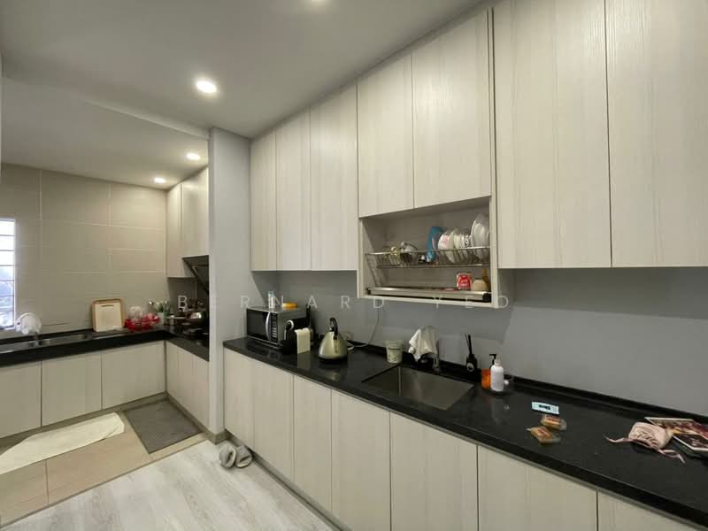 2-storey Terraced House for Sale in Desa Subang (Sungai Buloh) - Bernard Yeo - Kitchen - PropertyGuru.com.my