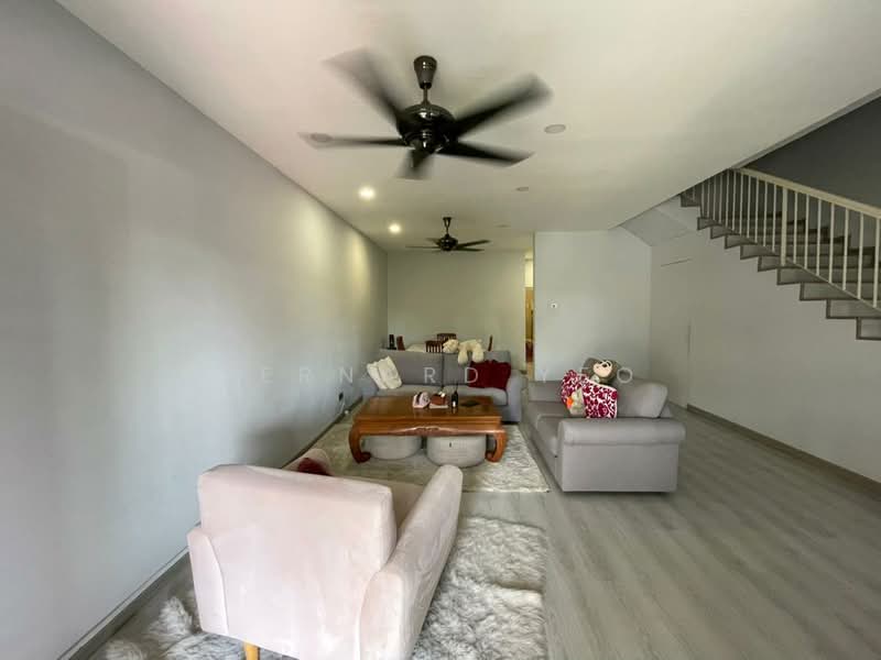 2-storey Terraced House for Sale in Desa Subang (Sungai Buloh) - Bernard Yeo - Living Room - PropertyGuru.com.my