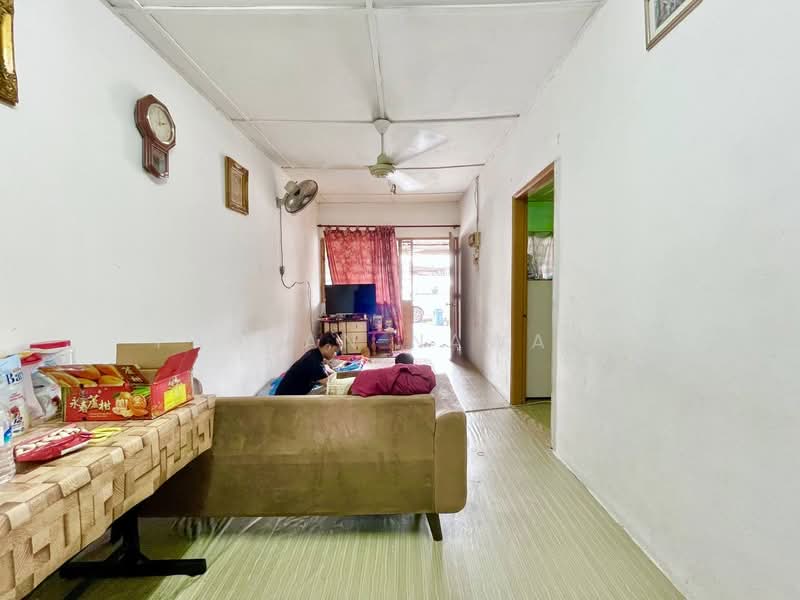 1-storey Terraced House for Sale in Cheras (Selangor) - Fauran Nawawi - Living Room - PropertyGuru.com.my