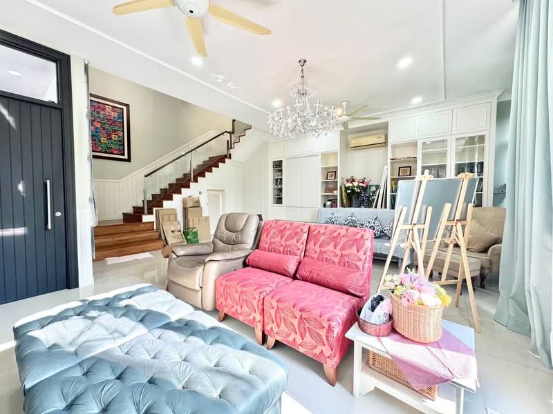 Semi-Detached House for Sale in Seri Kembangan (Selangor) - Loharaj . - Living Room - PropertyGuru.com.my