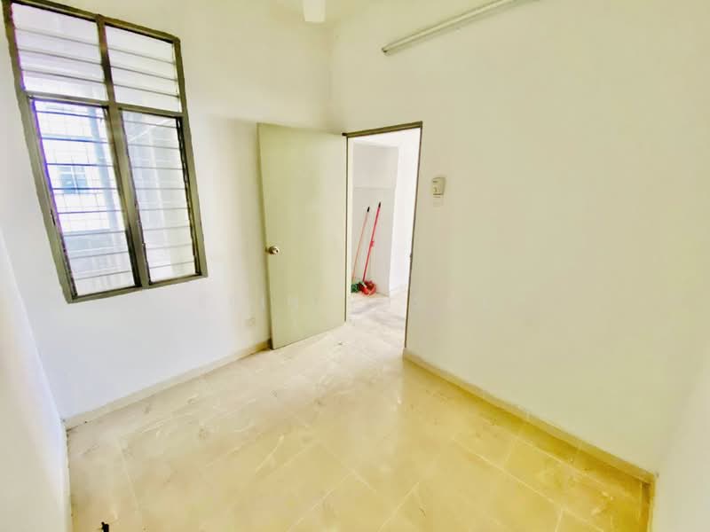 Apartment for Sale at Pangsapuri Lagoon Perdana - Erin Yusof - PropertyGuru.com.my