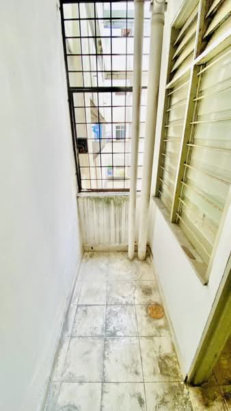 Apartment for Sale at Pangsapuri Lagoon Perdana - Erin Yusof - PropertyGuru.com.my