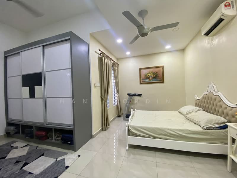 Rumah Berkembar untuk Dijual di Dengkil (Selangor) - Hani Nordin - Bedroom - PropertyGuru.com.my