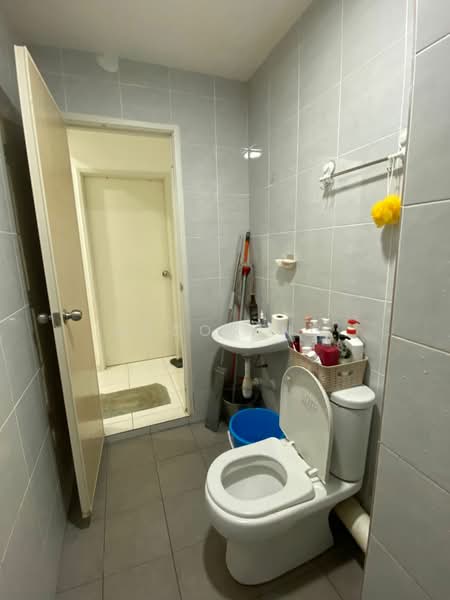 Condominium for Sale at i-Santorini - Dyson Ng - Bathroom - PropertyGuru.com.my