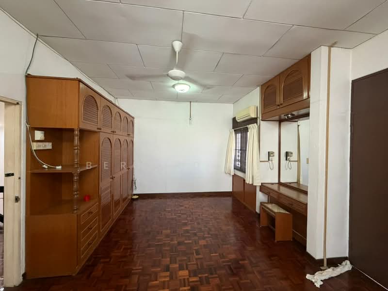 Semi-Detached House for Sale in Sungai Nibong (Bayan Lepas) - Bernard Chew - Bedroom - PropertyGuru.com.my