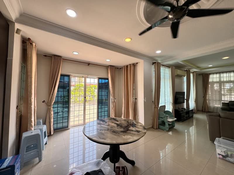 Taman Semabok Perdana untuk Untuk Dijual - RM 1,050,000, Feb 2026 - Living Room - PropertyGuru.com.my