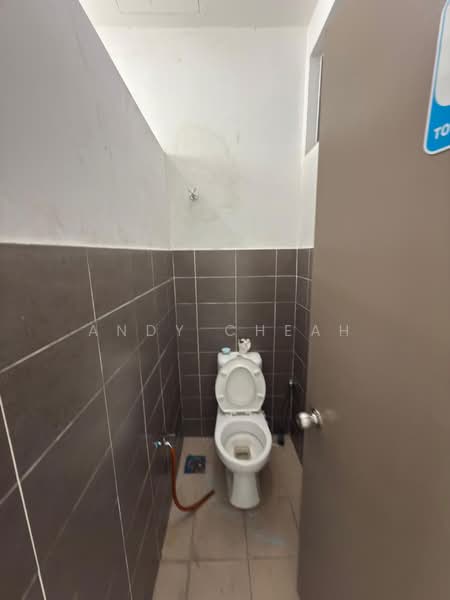 Shop / Office for Rent in Johor Bahru (Johor) - Andy Cheah - Bathroom - PropertyGuru.com.my
